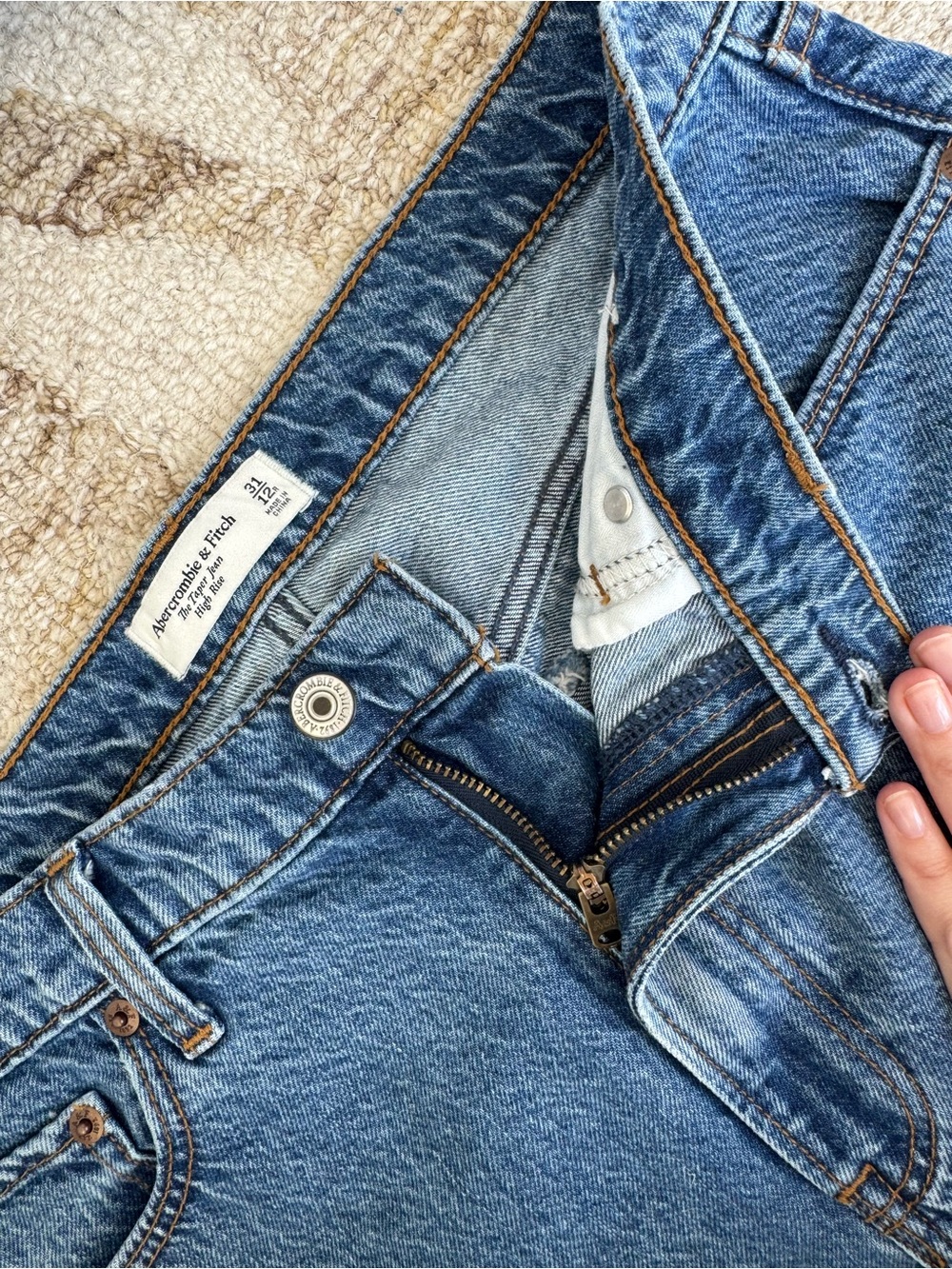 Abercrombie & Fitch The Taper Jean High Rise Women’s Size 31 / 12R Like New - Picture 6 of 10